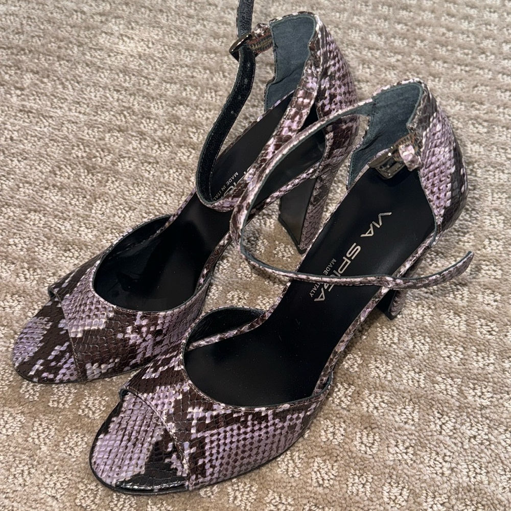 VIA SPIGA PURPLE SNAKESKIN Pumps HIGH HEELS ANKLE STRAP 8 Purple
